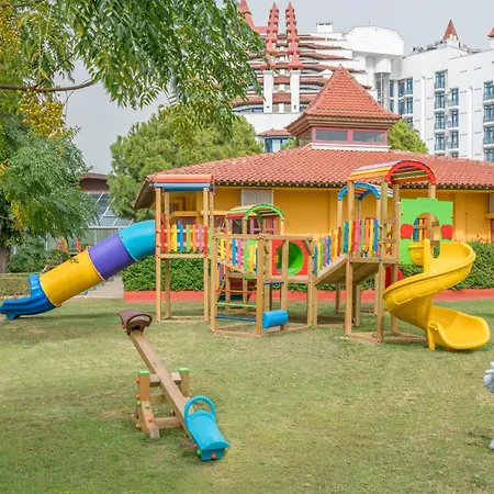 Max Ξενοδοχείο 5*